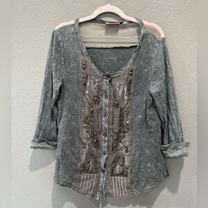 Gimmick BKE button down top with embellishment and mesh detail Sz S GUC